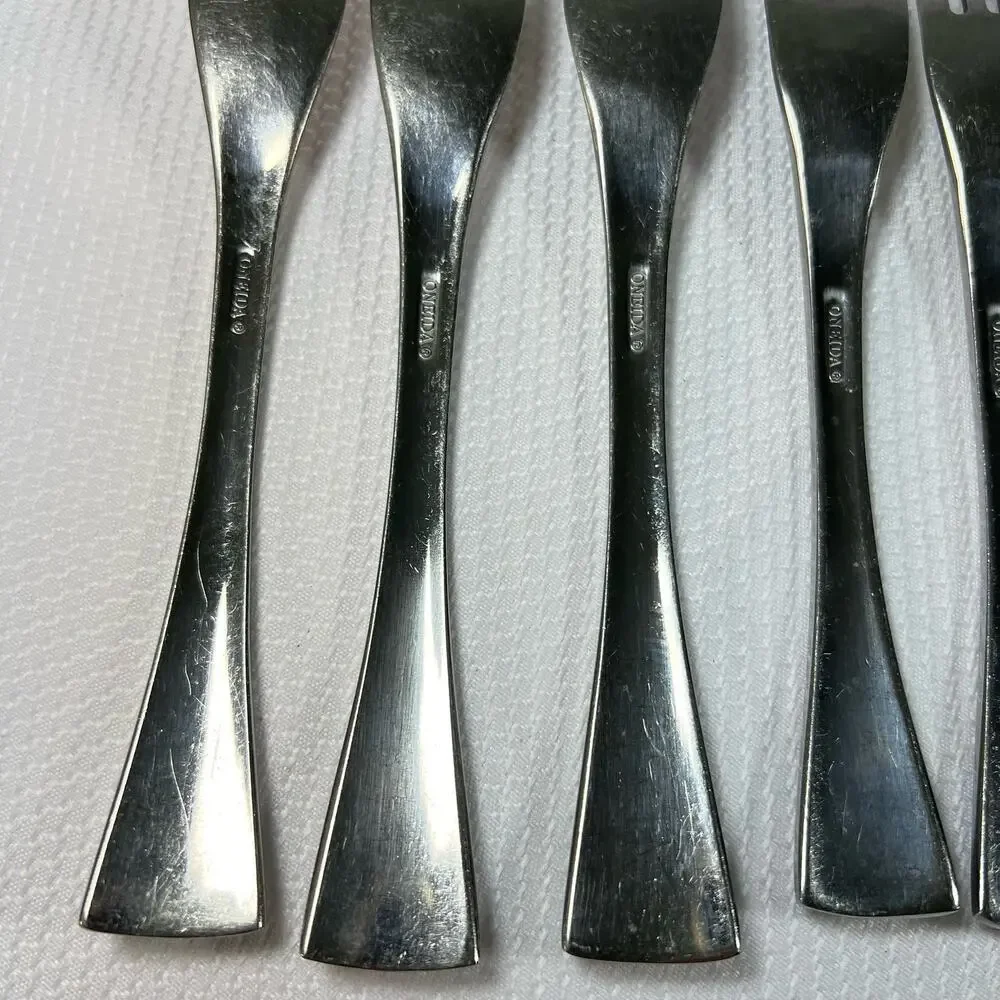 Oneida stainless steel flatware dinner and salad forks set 6 total